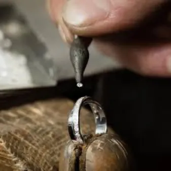  Hoàn Thiện Bề Mặt Trang Sức