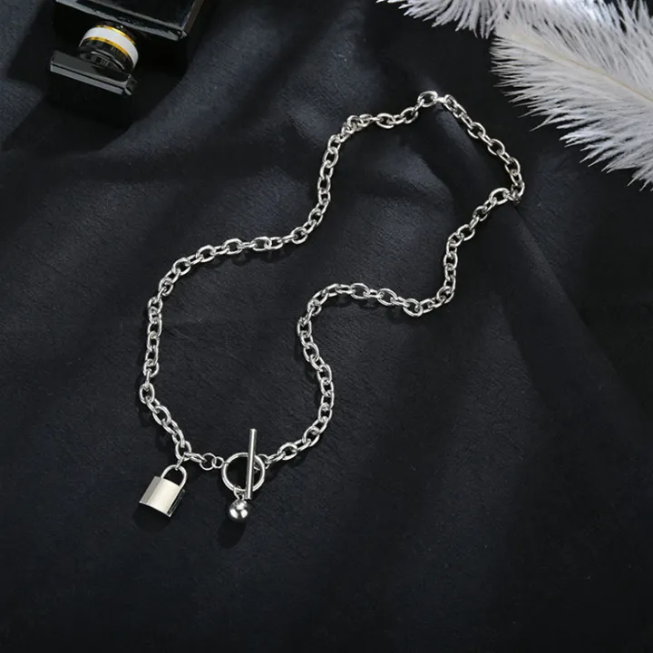 Kim Loại Trang Sức Hiện Đại: Thép Không Gỉ và Titanium.