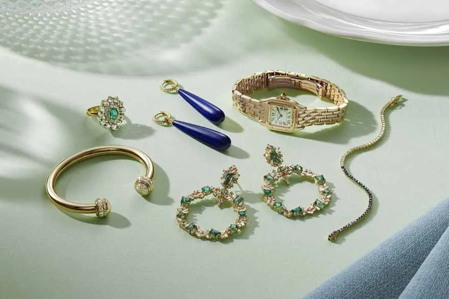 Thiết Kế Trang Sức Phong Thủy: Chọn Đá Quý và Kim Loại