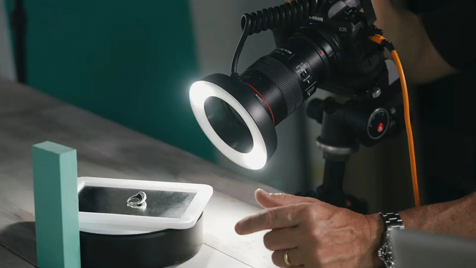 Chụp Ảnh Trang Sức: Ánh Sáng và Kỹ Thuật Chỉnh Sửa