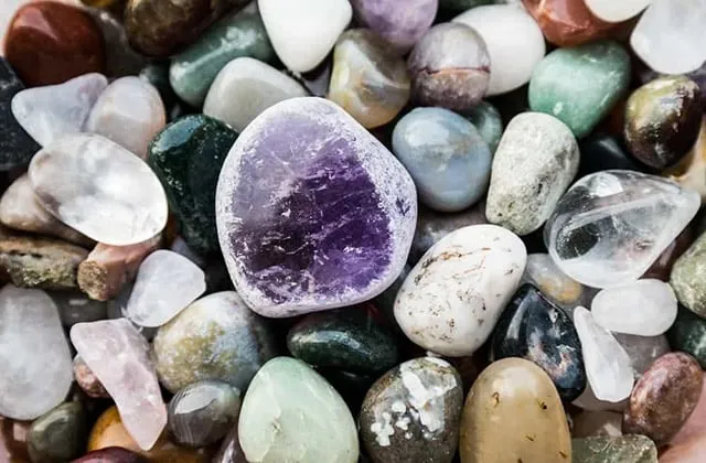 Đá Quý Tổng Hợp và Giả: Nhận Biết, Phân Biệt