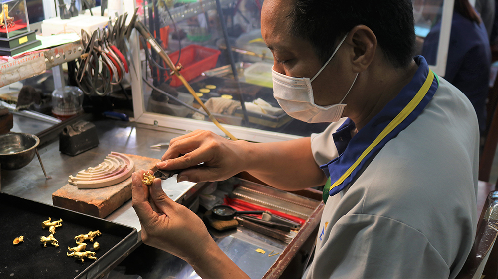 Thợ kim hoàn - người “thổi hồn” cho trang sức 