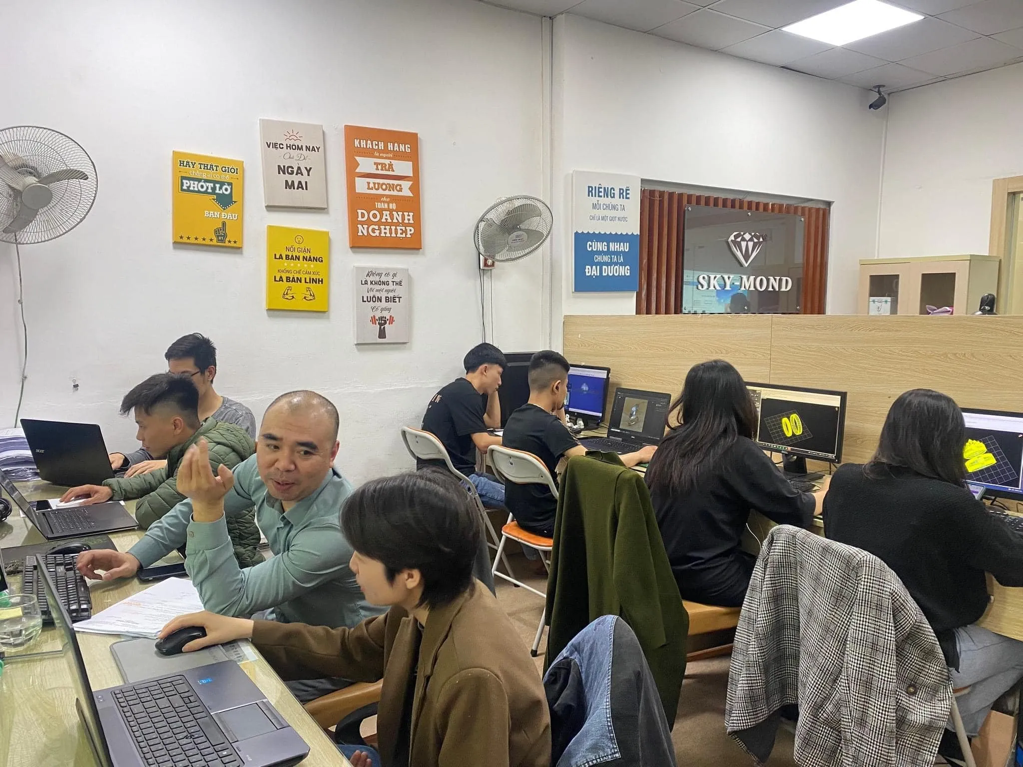 Học Kim Hoàn Miễn Phí: Lộ Trình Truyền Nghề