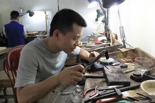 Học Thợ Kim Hoàn: Bao Lâu và Học Gì?