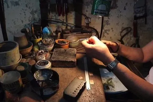 Nghề Kim Hoàn: Định Nghĩa, Mức Lương, Kỹ Năng