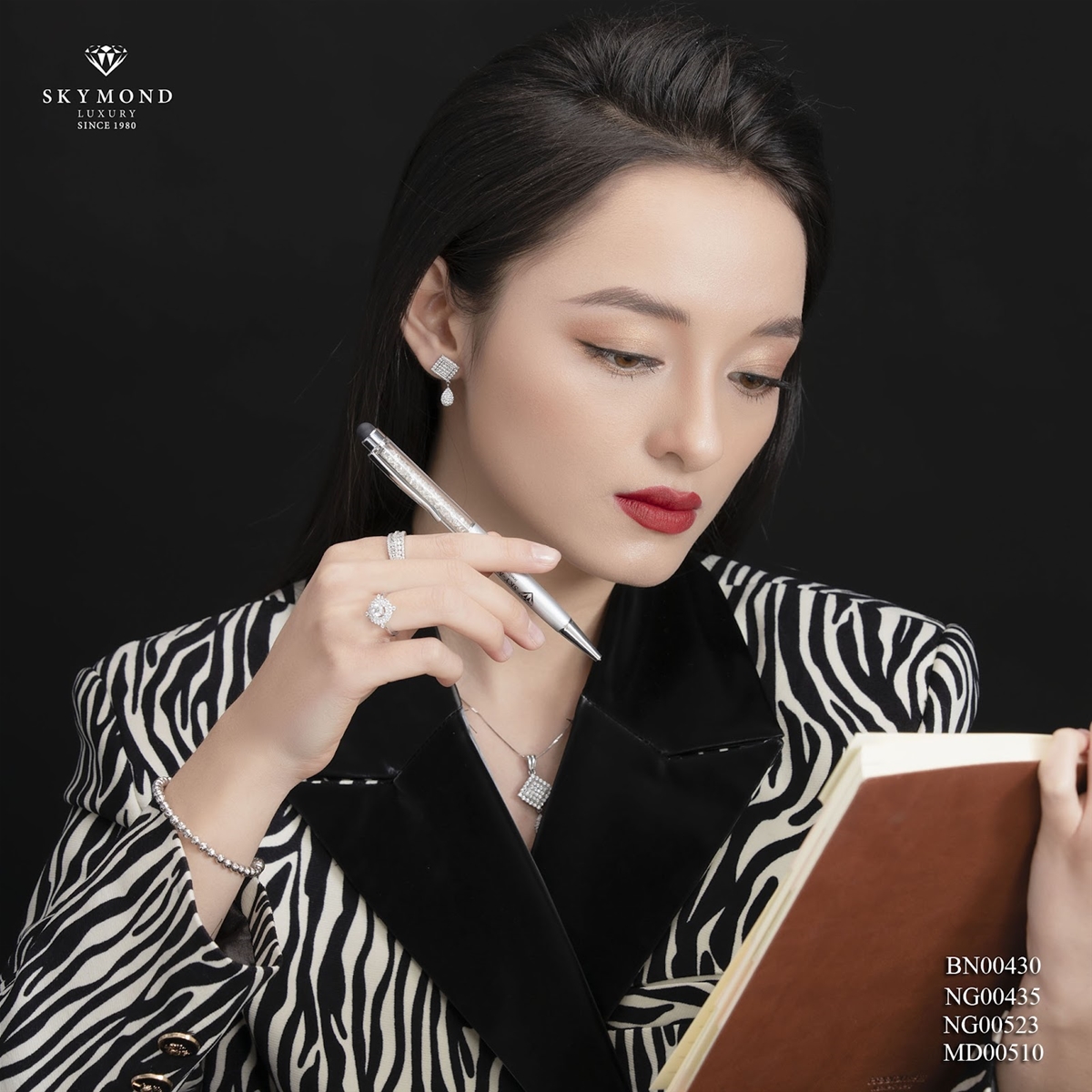 TRANG SỨC PLATIN KIM CƯƠNG : MẬT MÃ CỦA GIỚI THƯỢNG LƯU