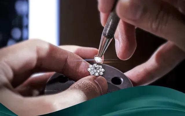 Học Nghề Thợ Bạc: Kỹ Thuật Chế Tác Độc Đáo