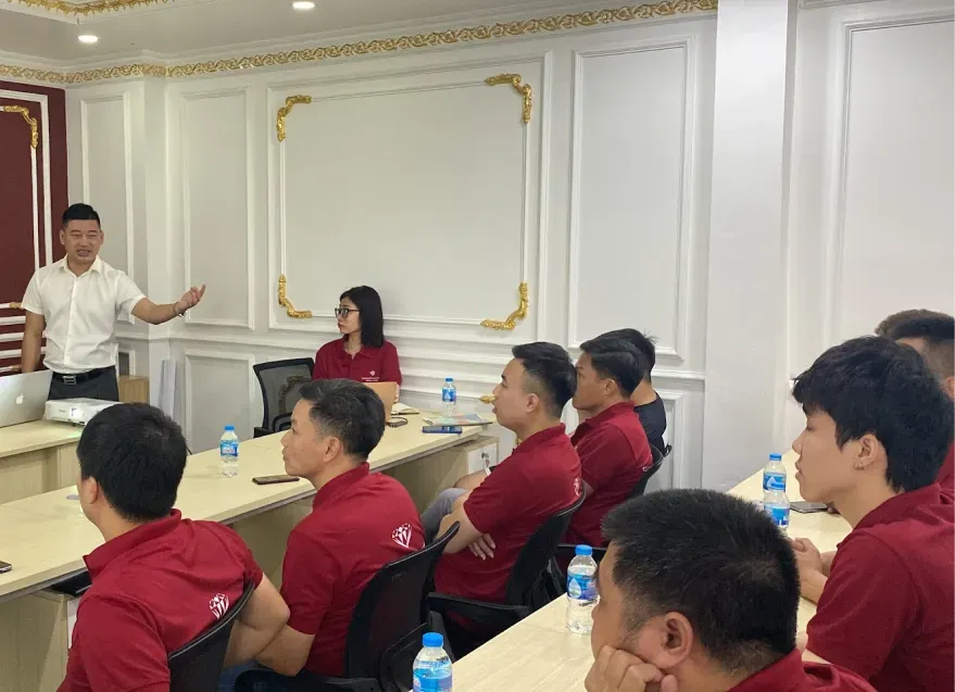 Học nghề kim hoàn ở đâu? Cẩm nang chọn nơi học uy tín cho người mới bắt đầu